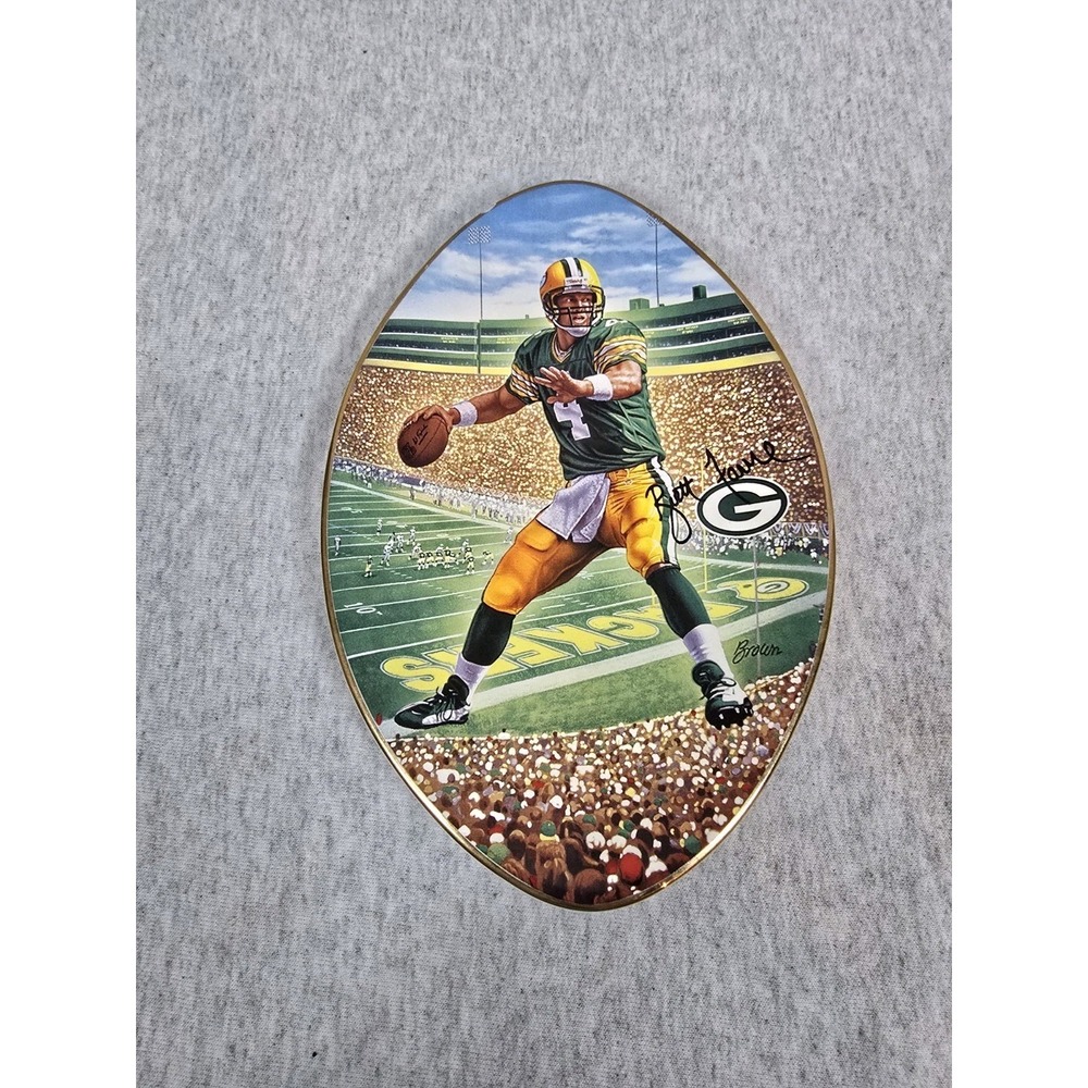 Green Bay Packers Collectible Plate The Leader of the Pack Brett Favre